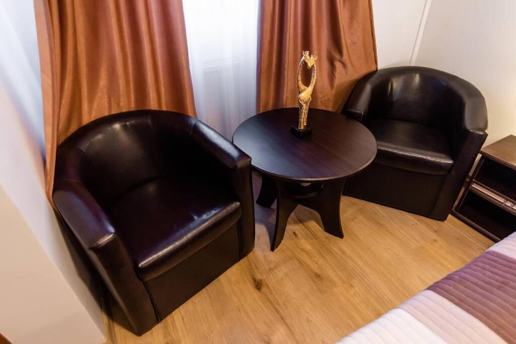הוילה קלוז'-נאפוקה Cozy House With Nice Garden In Heart Of City Center מראה חיצוני תמונה