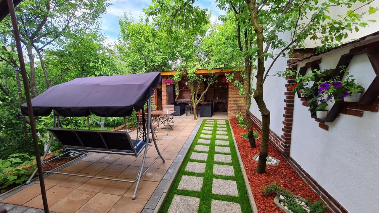 הוילה קלוז'-נאפוקה Cozy House With Nice Garden In Heart Of City Center מראה חיצוני תמונה